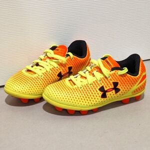 *EUC* Under Armour CF Force Kids Cleats - 10K